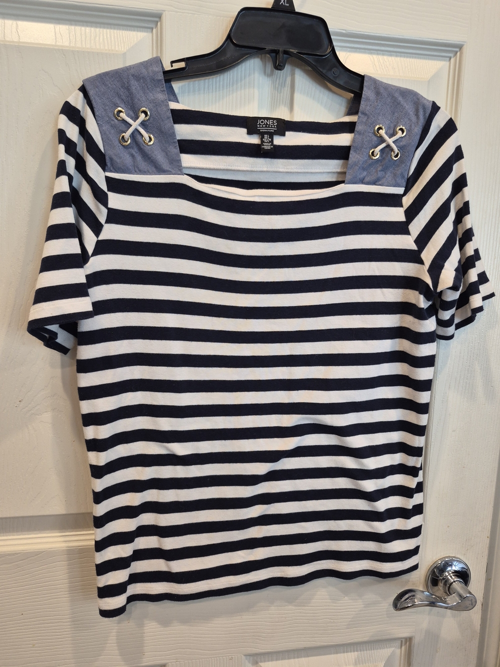Jones New York Women’s Black and White Striped Short Sleeve Top